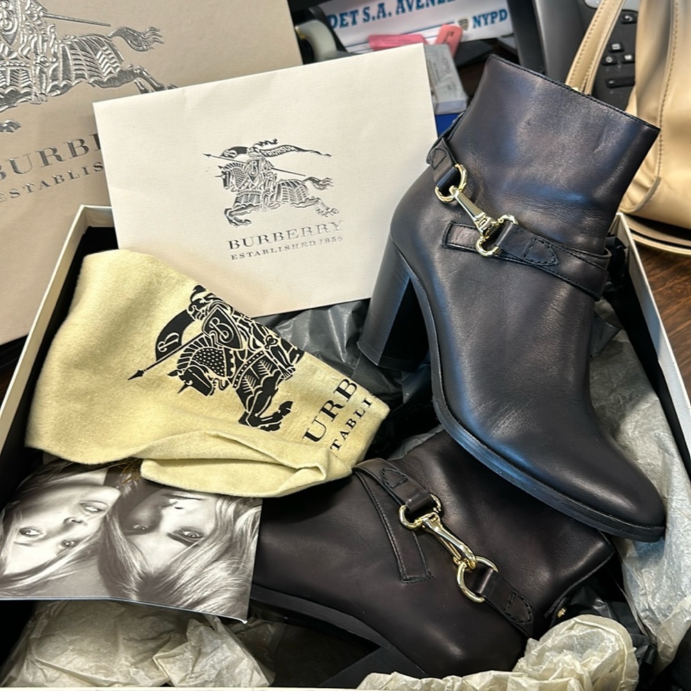 Burberry “Bedford “ Leather Bootie
